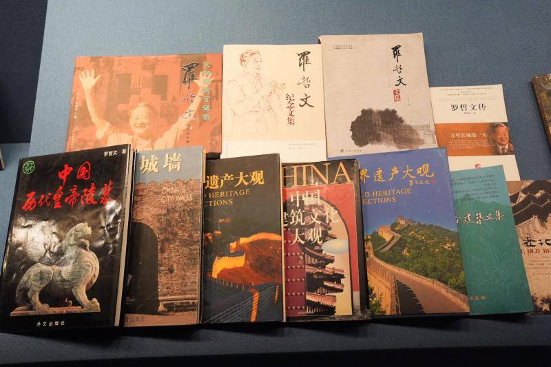 相機、卷尺、測繪儀器等展品 串起羅哲文文物保護的一生:測繪儀器